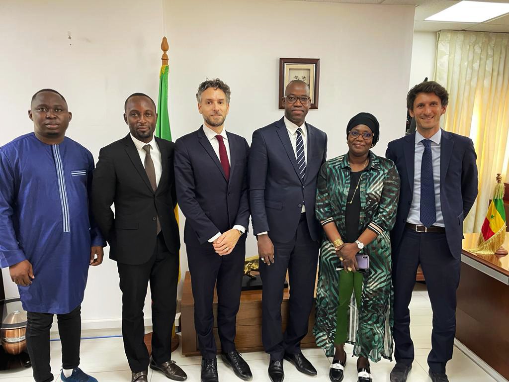 Une délégation de <a href="/BizaoOfficiel/">Bizao</a> conduite par notre CEO <a href="/aduvaldelort/">Aurélien Duval-Delort</a> a été reçue en audience par M. <a href="/YDiatara/">Club ASC MBAXAAN - Thiès</a>, #MENT. La rencontre a porté sur le bilan de nos activités au Sénégal et le projet d'expansion de notre pôle IT groupe basé à Dakar dans les prochaines années.