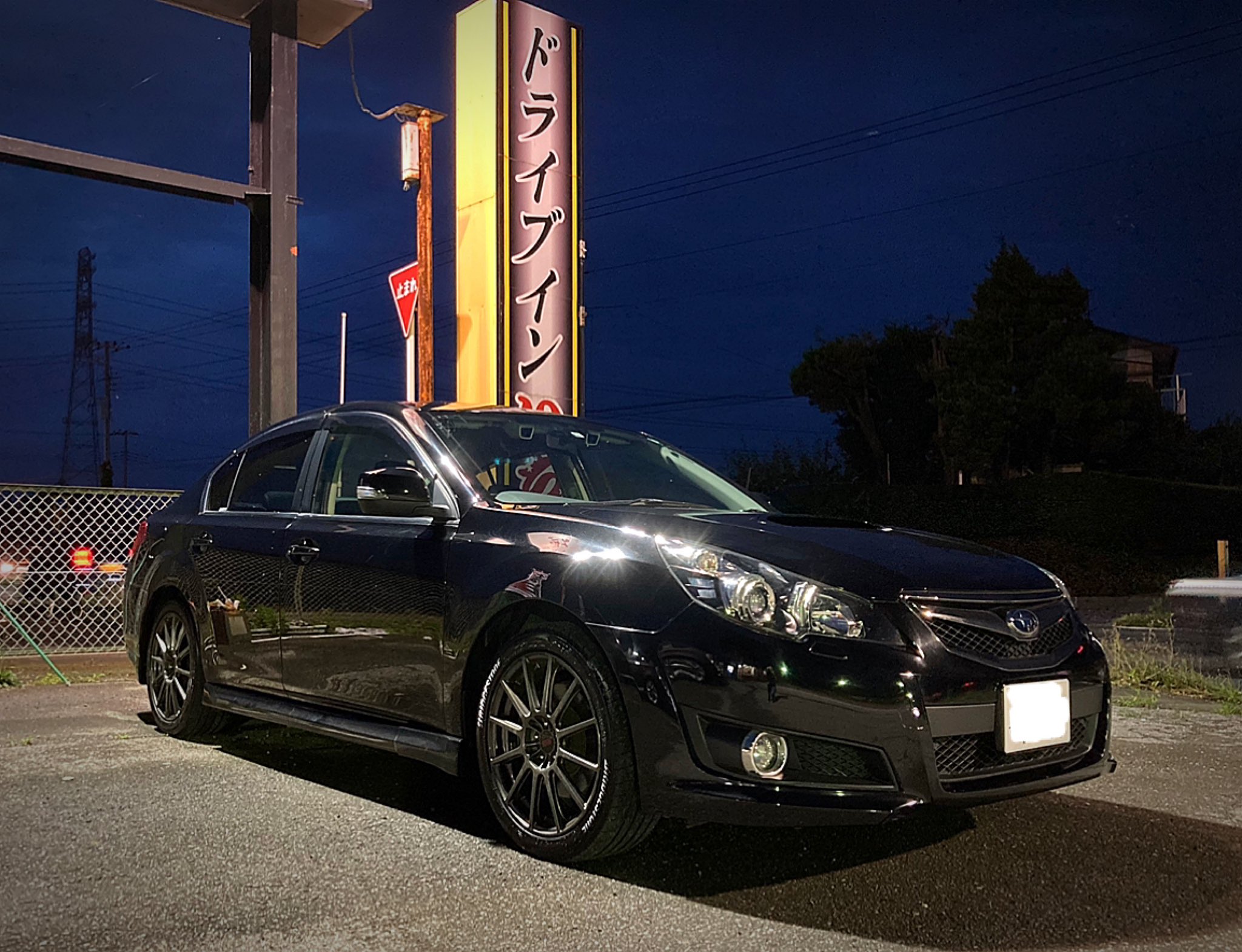 ヒナルガ ドライブ楽しかったなー 初めての自分の車 ほぼ 初めての首都高 緊張して汗かいちゃった W 今度は 爆音で音楽流してドライブしよっ 高速走ってるとき覆面だと思われていっぱいチラチラされたよー ちなみに ドライブインいちろくは