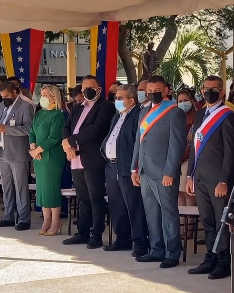 Este 5 de julio, acompañé al gobernador @omarprietogob en la conmemoración de los 210 años de la independencia de Venezuela asimismo, celebramos el día de nuestra Fuerza Armada Nacional Bolivariana.
¡¡¡Feliz día de la independencia!!!
<a href="/nicolasmaduro/">Nicolás Maduro</a> <a href="/PartidoPSUV/">PSUV</a> <a href="/padrinovladimir/">jose duarte</a>