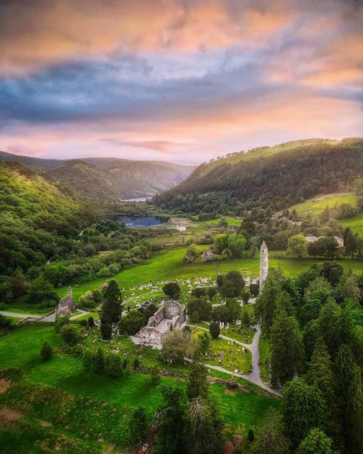 Evanis's tweet photo. Gleann Dá Loch 'The valley of the two lakes‘. 
Beautiful view of Glendalough, Co Wicklow. #Ireland  
📷 mark_mcguire_[IM ] https://t.co/esDUruHiiR https://t.co/K6ibgChzbx