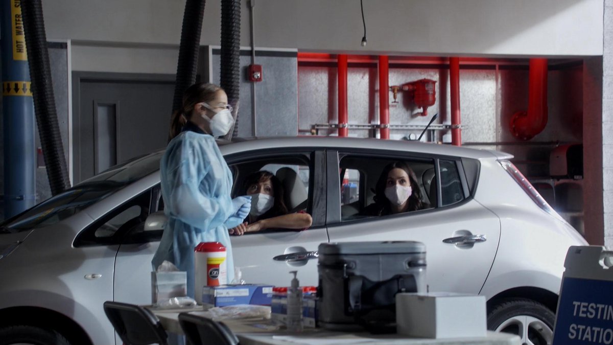 moozanna's tweet photo. "I'm actually not a captain anymore"
"He's a battle chief"
"No, a battalion..."
"I'm not that also"
Awkward! 😬 and Michelle slinking away 😂
#S19S04E10 #Station19 #JohnnyAlvarez #SandraAlvarez #MichelleAlvarez #RobertSullivan #AndyHerrera https://t.co/eqRFZC2ZOe