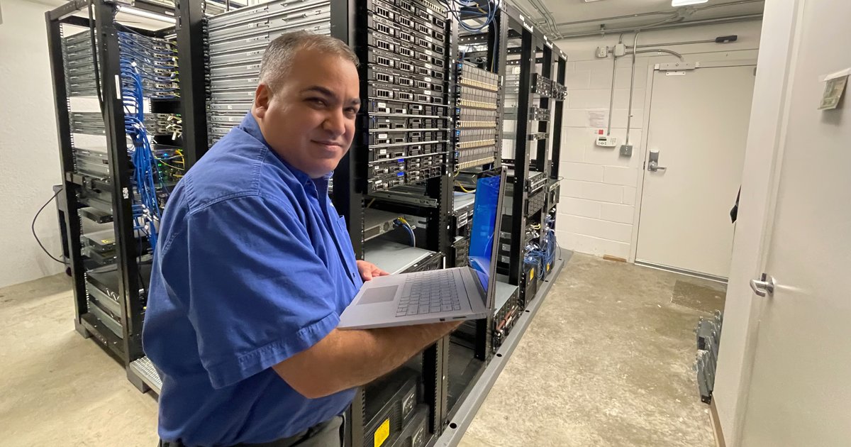 PSPINC's tweet image. Is your network equipment out of date and your employees productivity slipping? 

Meet Andres, if you need help with assessing and upgrading your office network, call him today - 1-800-232-3989.

#NetworkDesign #NetworkEquipment #NetworkSpeed #Hardware #HardwareUpgrades