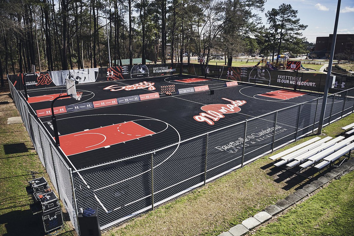 Name an outdoor court in North or South Carolina that’s ALWAYS packed ⤵️ <a href="/mdwbasketball/">Milton Chavis</a> &amp; <a href="/HoopStateWebb/">Webb Wellman</a> want to bring the cameras and crash the court😳