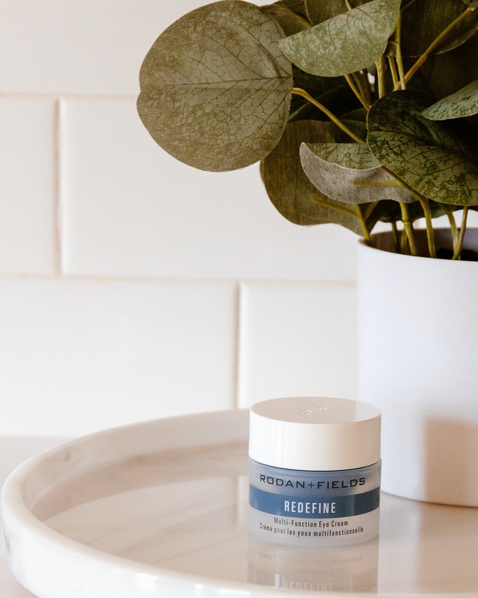 monikalovesjay's tweet image. This is our newly reformulated magnificently brilliant Multi Function  Eye Cream in action for you!! 
😍✨Best✨Eye✨Cream✨Ever✨😍 

#rodanandfields #multifunctioneyecream #liftandfirm #lovetheskinyourein #glowwithmonika