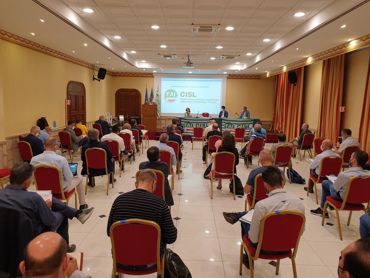 fai_cisl's tweet photo. #5luglio Riunito a #Bologna il Comitato Esecutivo della #FaiCisl nazionale, apre i lavori il Segretario Generale @OnofrioRota, al centro della relazione: #pnrr, rinnovi contrattuali, #transizioneecologica, #lavoro #agroalimentare https://t.co/OzYaleZzOi