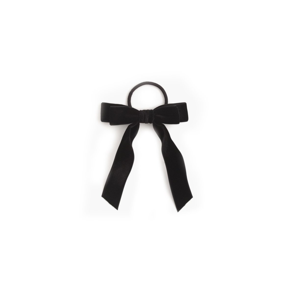 kateroyalcloset's tweet photo. Kate added a feminine touch to her winter ensembles with this black velvet hair bow from @JCrew! All the details on this - and her other hair accessories - are in the #KateStyleArchives https://t.co/z9EBc3lUAw https://t.co/gX7TdPRXyX
