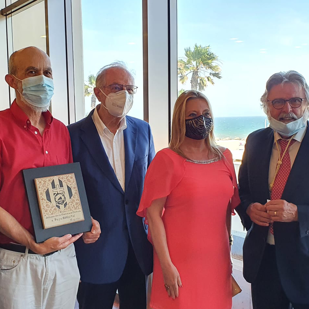 La Junta Mayor de la Semana Santa Marinera de València nos ha premiado, junto al virólogo Luis Enjuanes Sánchez, en la II Edición de sus premios anuales. Para Payasospital es un gran honor recibir este reconocimiento. ¡Mil gracias! <a href="/SSMDV/">SemanaSanta Marinera</a> <a href="/jmssmv/">Junta Mayor Semana Santa Marinera de València</a>