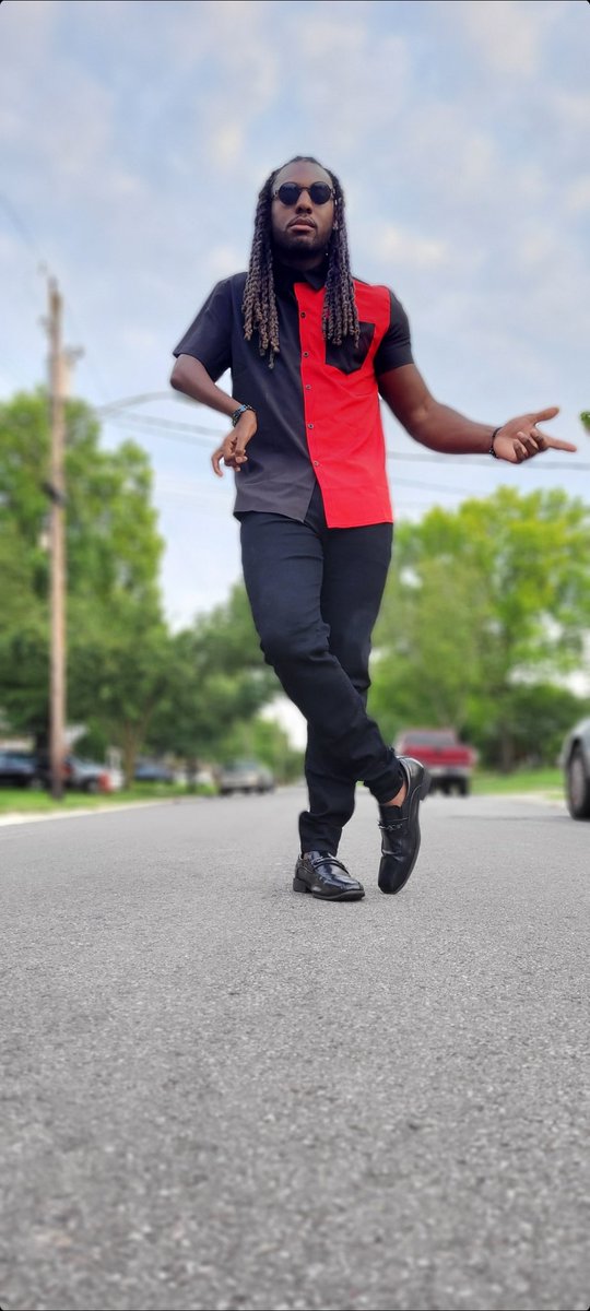 OfficialSkym1ke's tweet photo. Always feel good about yourself. Especially when you look good doing it. #CerebralPalsy #disabled #MelaninMonday #FGC #FailGang #FeelingGood #BlackLivesMatter https://t.co/FUUivdreIm