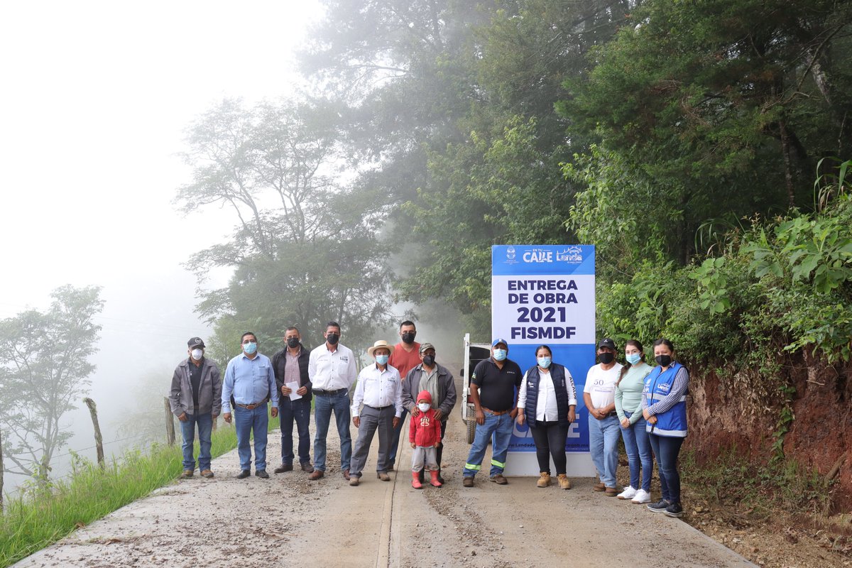 LandaMunicipio's tweet photo. Entrega de rampa de acceso en la comunidad de La Silleta por la Alcaldesa @mpclanda y su equipo de trabajo. #LandaEsParaTodos https://t.co/Hkq7Jcv7qx