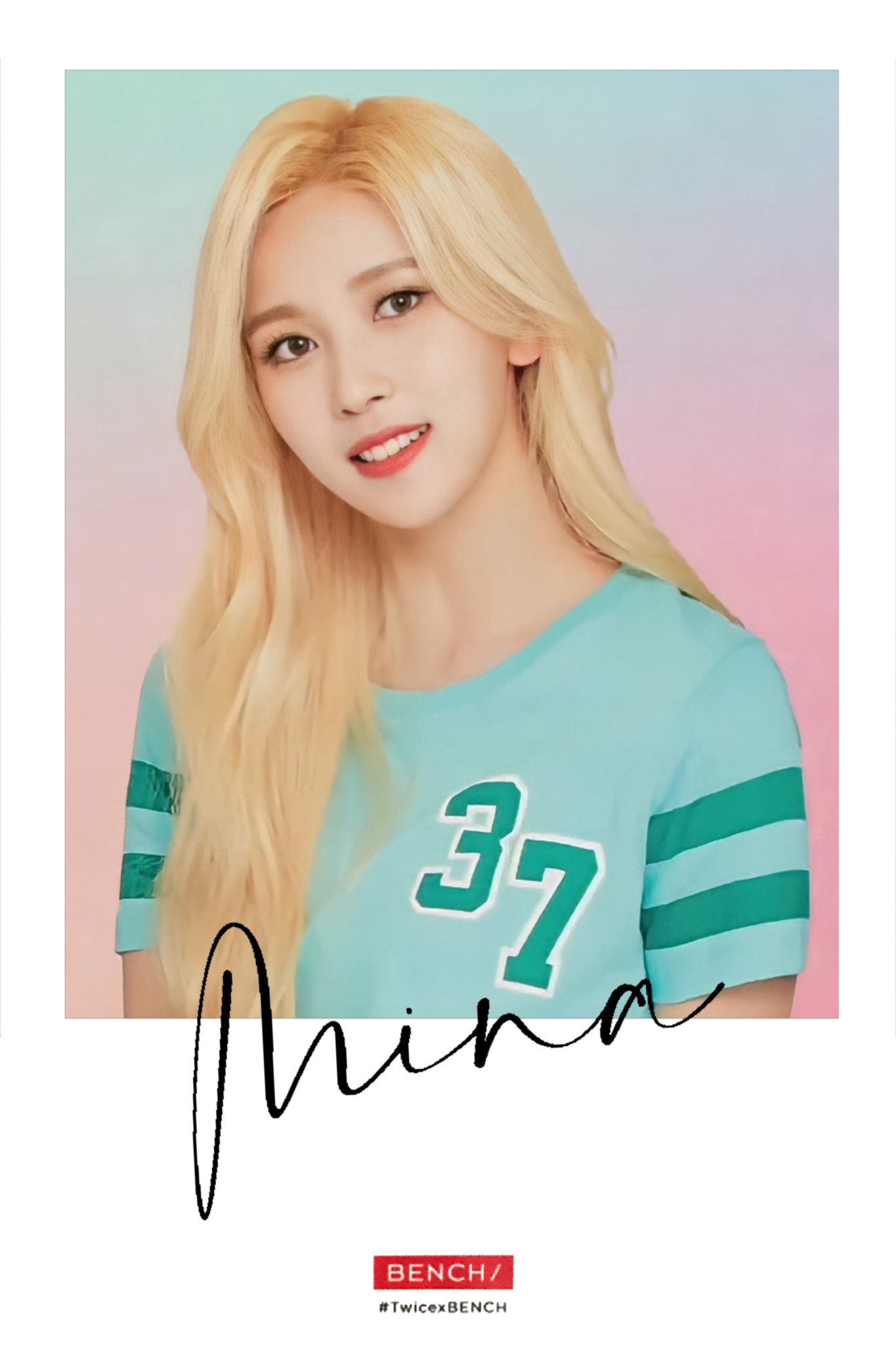 TWICE x BENCH フォトブック TWICE x Bench Photobook + Photocard Set Unboxing - YouTube