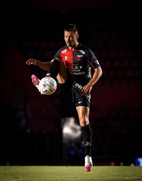 El cerebro del equipo, sabe hacer lo que pocos hacen y poco se valora, un distinguido, con ustedes Federico Lertora.