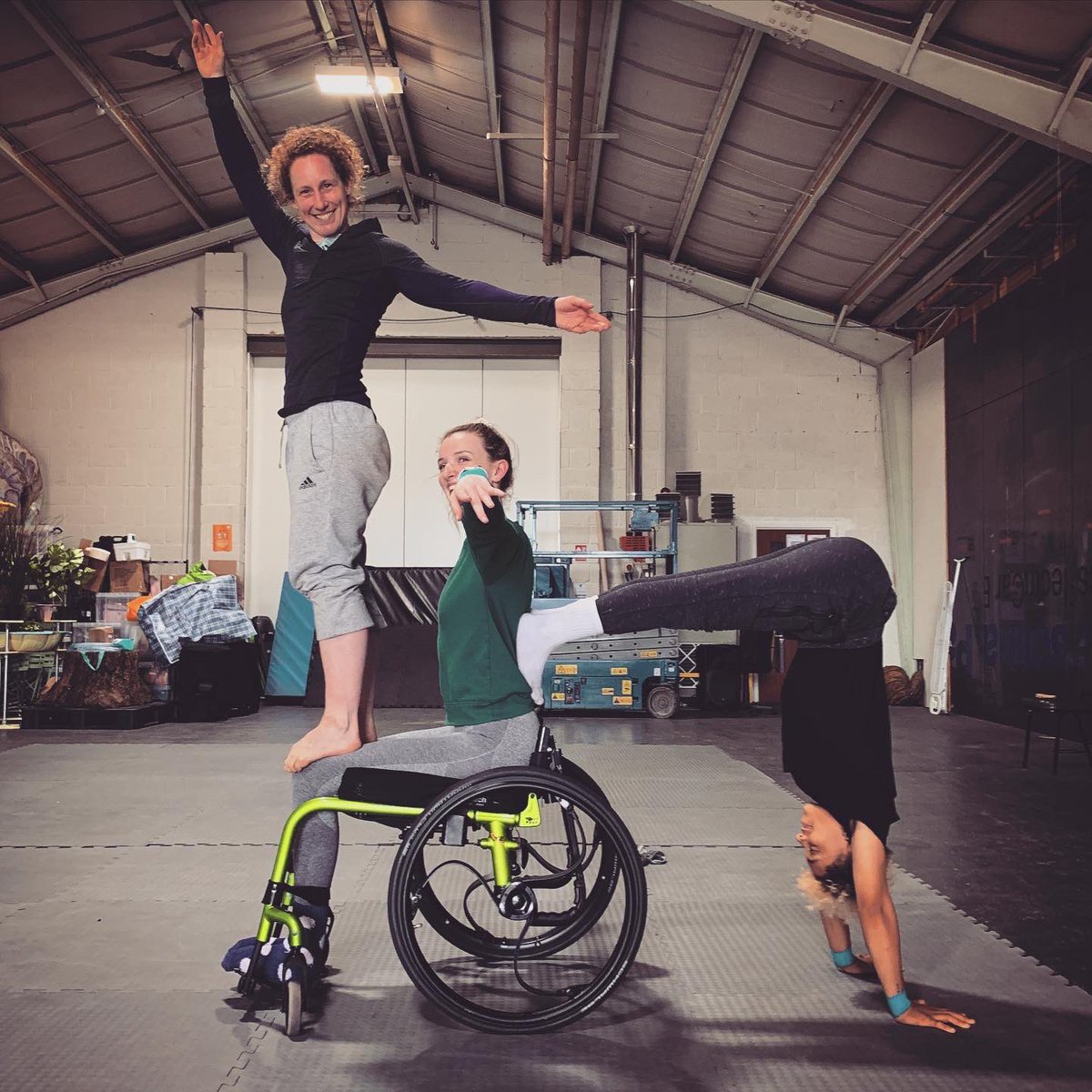 DarylAndCo's tweet photo. More training fun with @Mimbre_Acrobats on our Inclusive Acrobatic residency as part of our #BluePrint2020 support from @WWconsortium #LookMumNoHands #OutdoorArts https://t.co/zFJg96A91u
