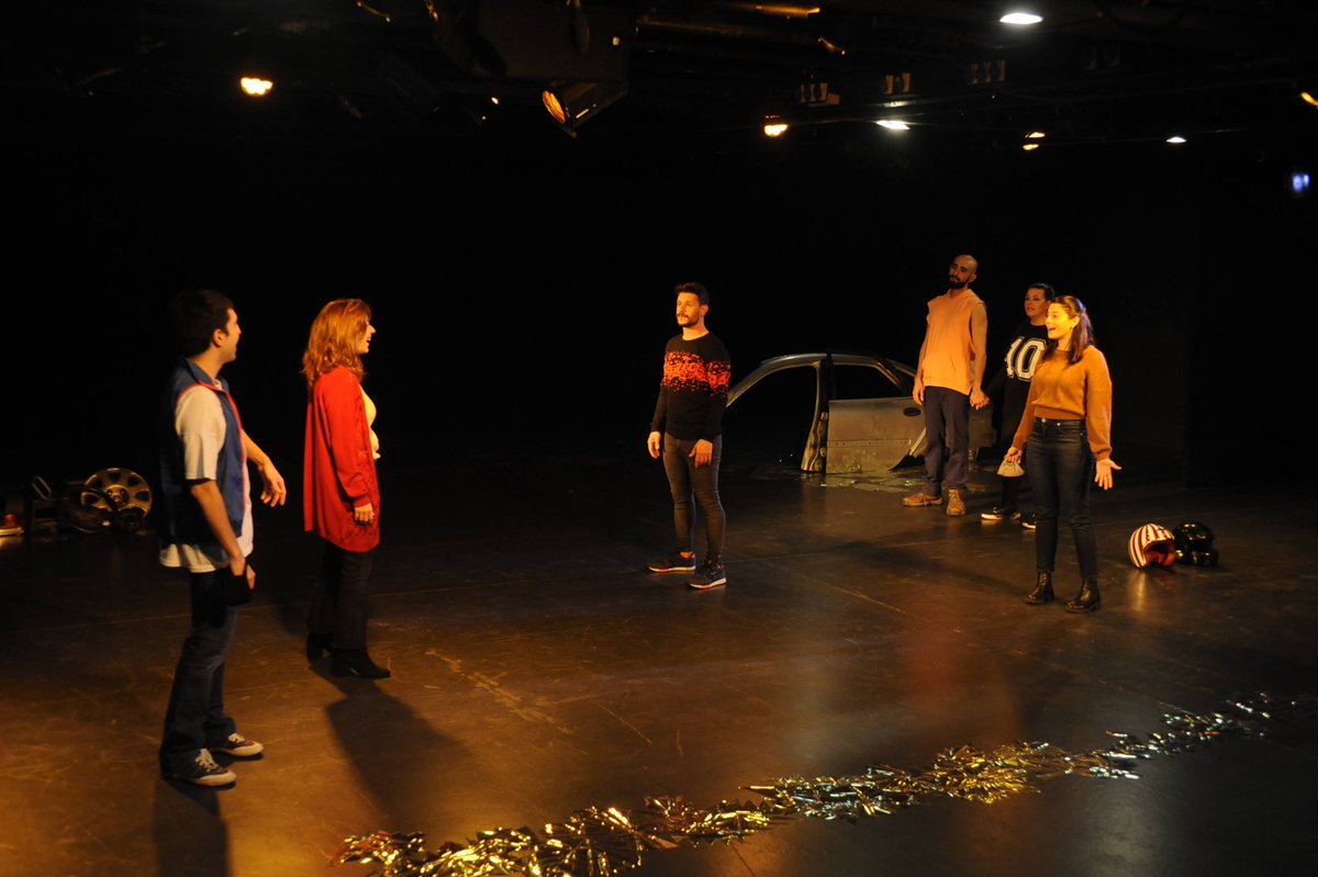 ¡Volvé al <a href="/elSanMartinCTBA/">Complejo Teatral BA</a> con "Tu amor será refugio" dirigida por Cristian Drut!

👉🏼 Dos hermanos llegan a su casa materna huyendo de la ciudad. Allí, se reencuentran con las mismas preguntas de cuando eran chicos.

Sábados y domingos a las 19h

Entradas: complejoteatral.gob.ar/ver/tu-amor-se…