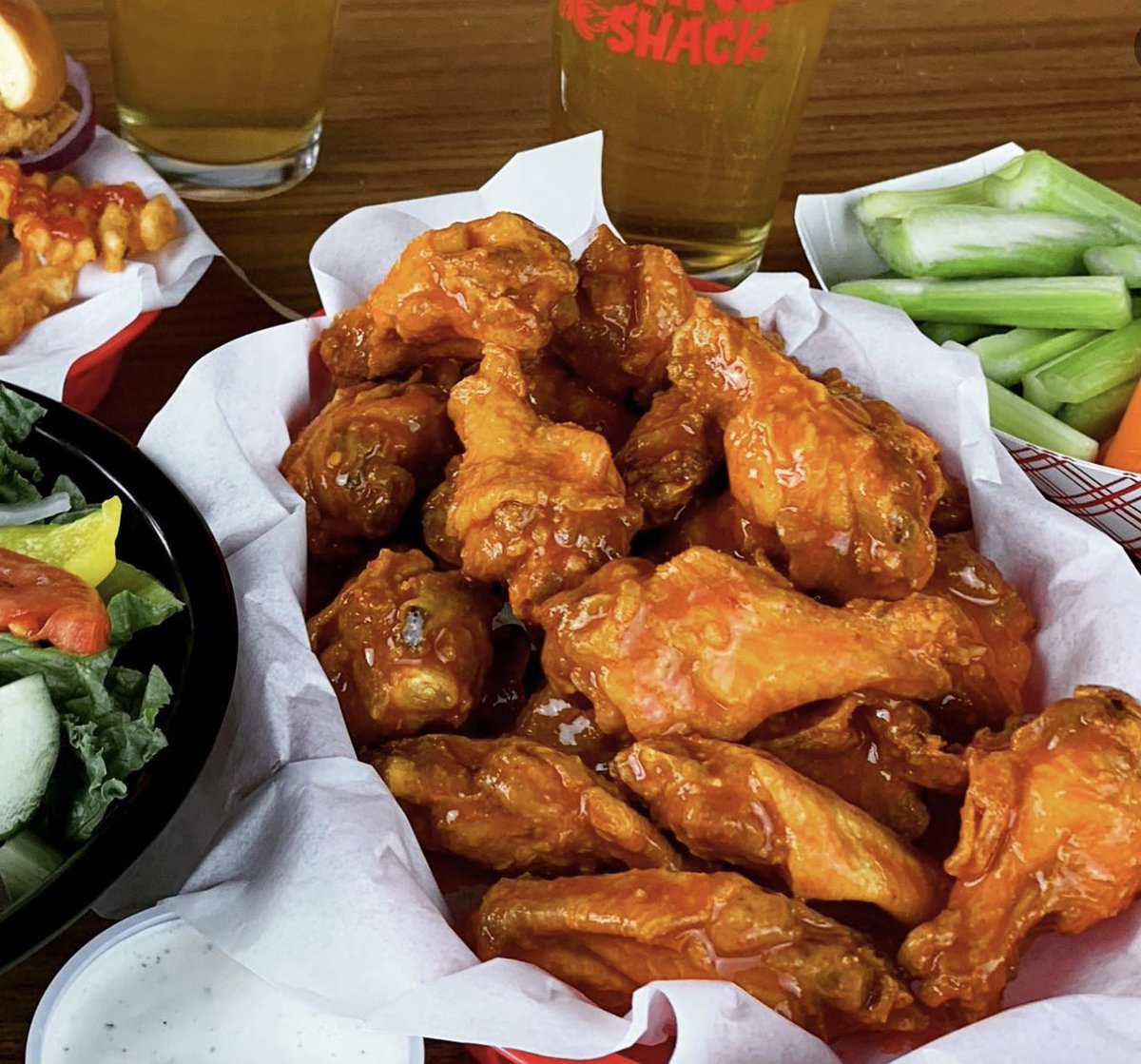 WingShackWings's tweet photo. Cheers to #WINGMONDAY, Take the day OFF!
#TakeMondayOff #OrderOnline #WingShackWIngs https://t.co/h48LRuZwn0