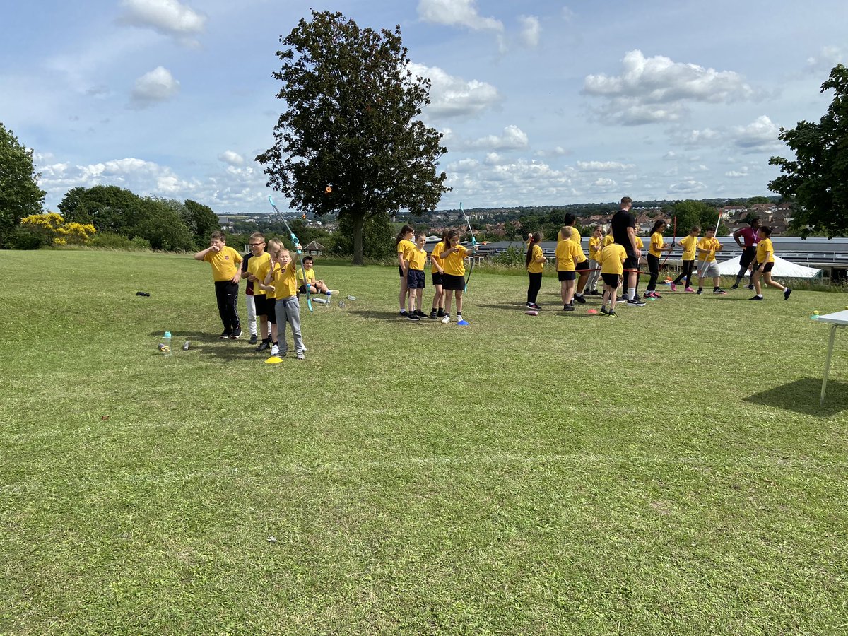 TurquoiseEPS's tweet photo. A brilliant start to give it a go week. We have tried different sports &amp; thoroughly enjoyed it! We’ve been demonstrating excellence and a positive mindset.😊 @PrimaryElaine @PE_EPS1 #pe https://t.co/nuPFLhAHut