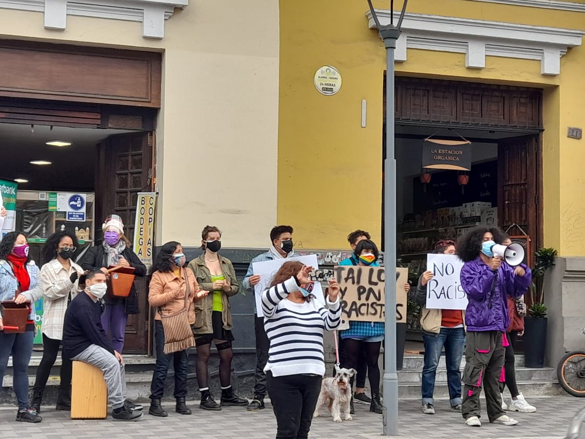 AwqaFeminista's tweet photo. La violencia se nombra, se denuncia, no se apaña, no se encubre: TAILOY Y PNP RACISTAS!

#TailoyRacista #PnpRacista #BastaYa #DiscriminarEsDelito https://t.co/311mYhR4K6