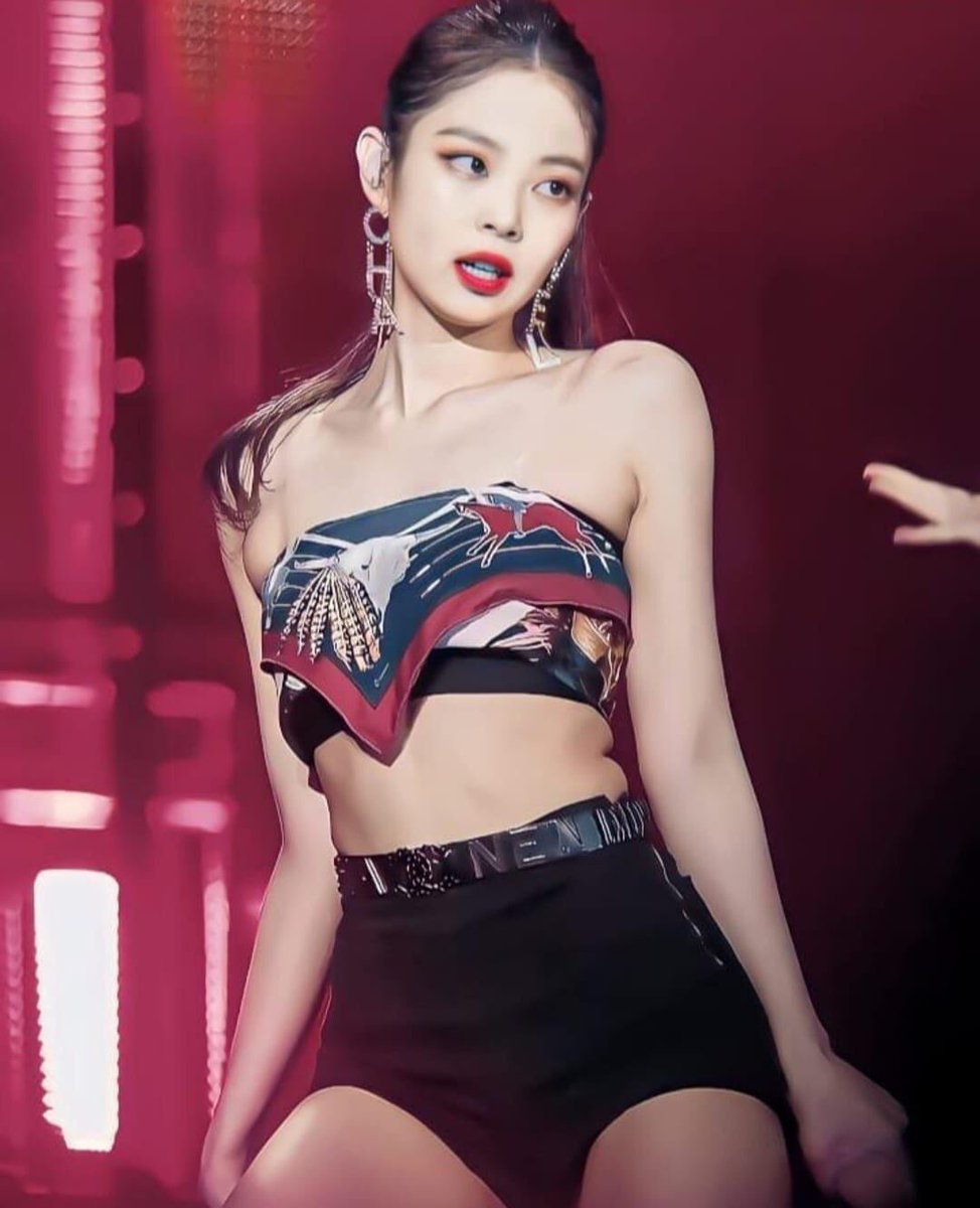 darkdskkim's tweet photo. She’s either too sexy that you wanna fuck her, or she’s too cute, also make you wanna fuck her. https://t.co/QUF0cSfc8W