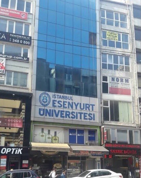 beynifakir's tweet photo. Kampus havasi solumayi, cimenlere uzanip arkadaslarla takilmayi o kadar ozledim ki.. Lanet virus bitse de kavussam canim okuluma.. https://t.co/tDlYTv7FBQ