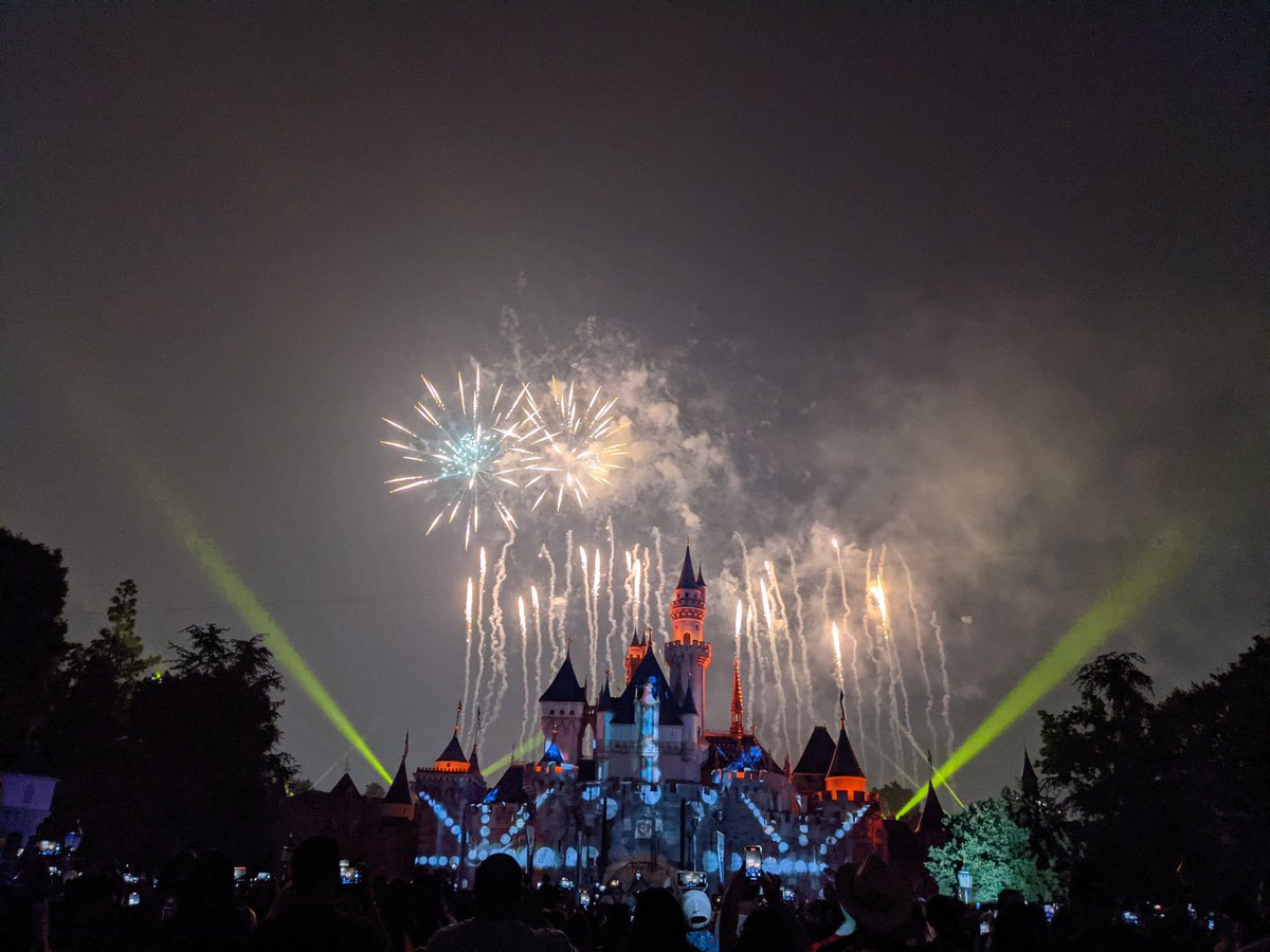 cstephens2's tweet photo. Pictures of #mickeysmixmagic with #fireworks last night at #Disneyland . #fourthofjuly #magicisback #magicishere 1/2 https://t.co/aygsrkzzTS