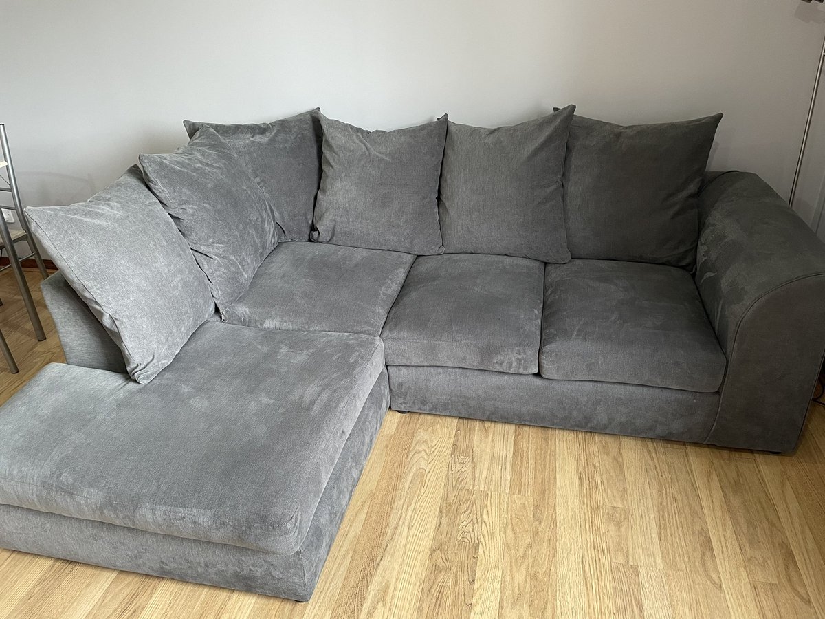 _olivialeslie_ tweet media