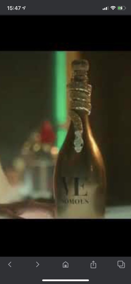 feigao03's tweet photo. #Elite me acaba de crear la necesidad de beber este champagne a morro y además me ha provocado una sensación de sentimientos encontrados. 
#Series #Adolescentes #SenseAndSensibility https://t.co/uBVyufTmuQ
