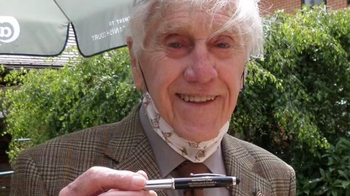 Mold Freemasons pay tribute to local Community Hospital on the inaugural NHS, Social Care &amp; Frontline Worker’s Day.

Read full feature ➡️ bit.ly/3AvVXBZ