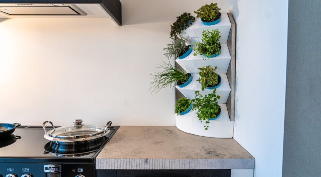 De afgelopen weken hebben de ondernemers van LIF een crowdfundingcampagne gevoerd om hun innovatieve kruidentoren op de markt te brengen. Met succes, want dankzij de steun van 88 investeerders kan de kruidentoren in productie worden genomen.

apeldoorn-actueel.nl/crowdfundingca…