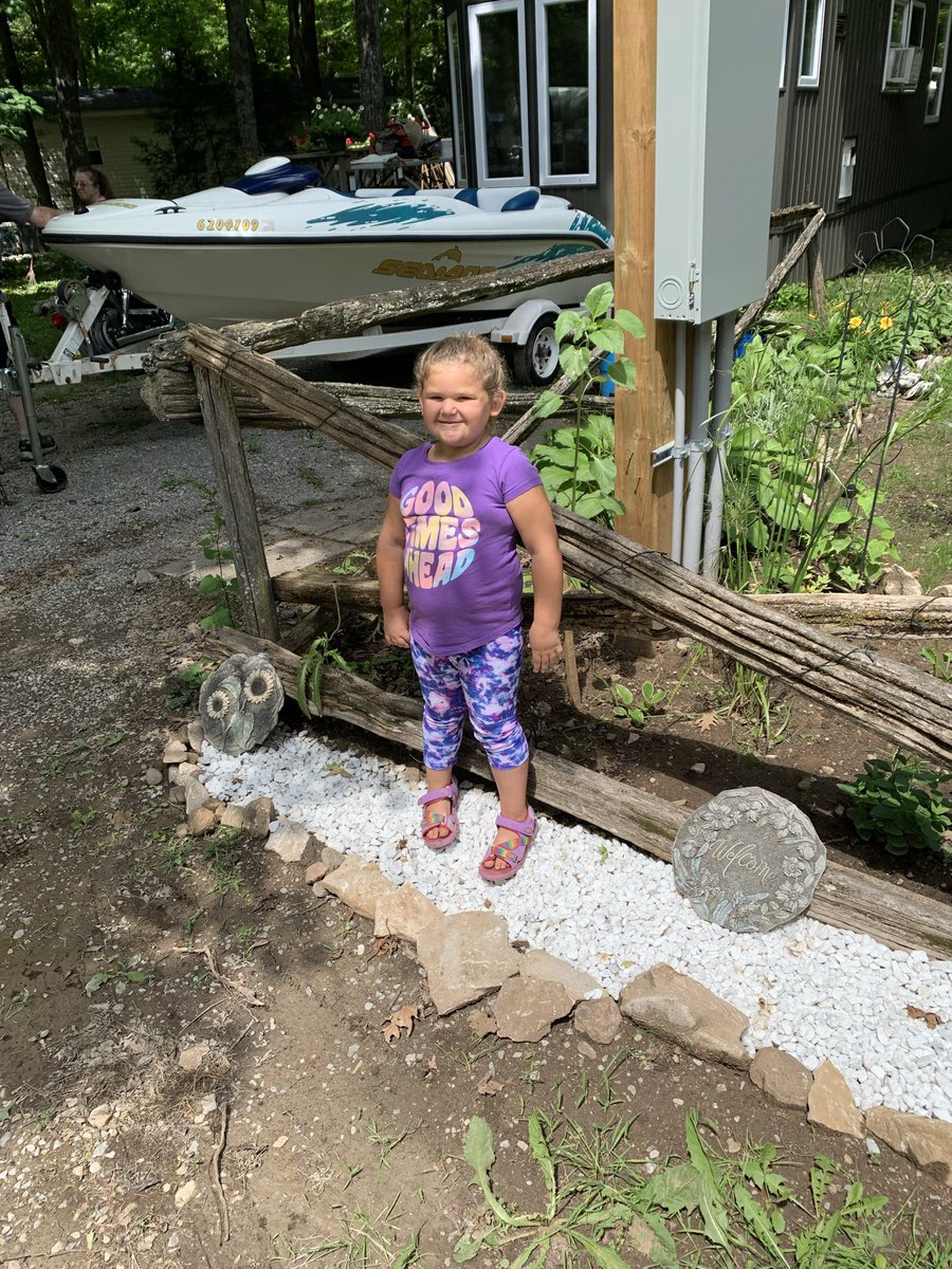 Kate Cameron (@kate_c1186) on Twitter photo Leah with her sunflower that we planted at the trailer <a href="/carrissaece/">Carrissa Gracey</a> <a href="/PortWellerPS/">Port Weller School</a> Leah with her sunflower that we planted at the trailer <a href="/carrissaece/">Carrissa Gracey</a> <a href="/PortWellerPS/">Port Weller School</a>