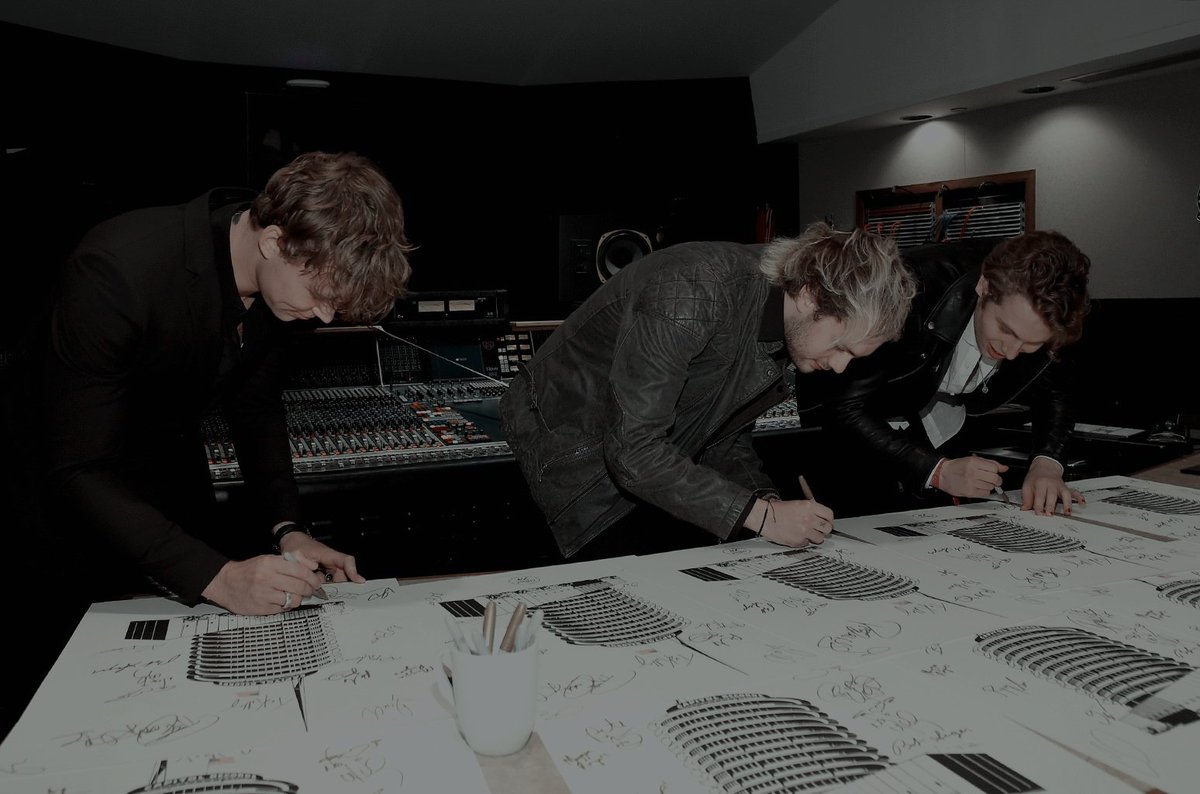 fivsecofsummer's tweet photo. É com muito prazer que informamos que a partir de hoje fazemos parte da Entertainer Records. Obrigado a agência por nos receberem super bem e calorosamente! Estamos muito felizes e ansiosos para mostrar nossos projetos com essa nova era 💙 https://t.co/tKV6WrV7Aj