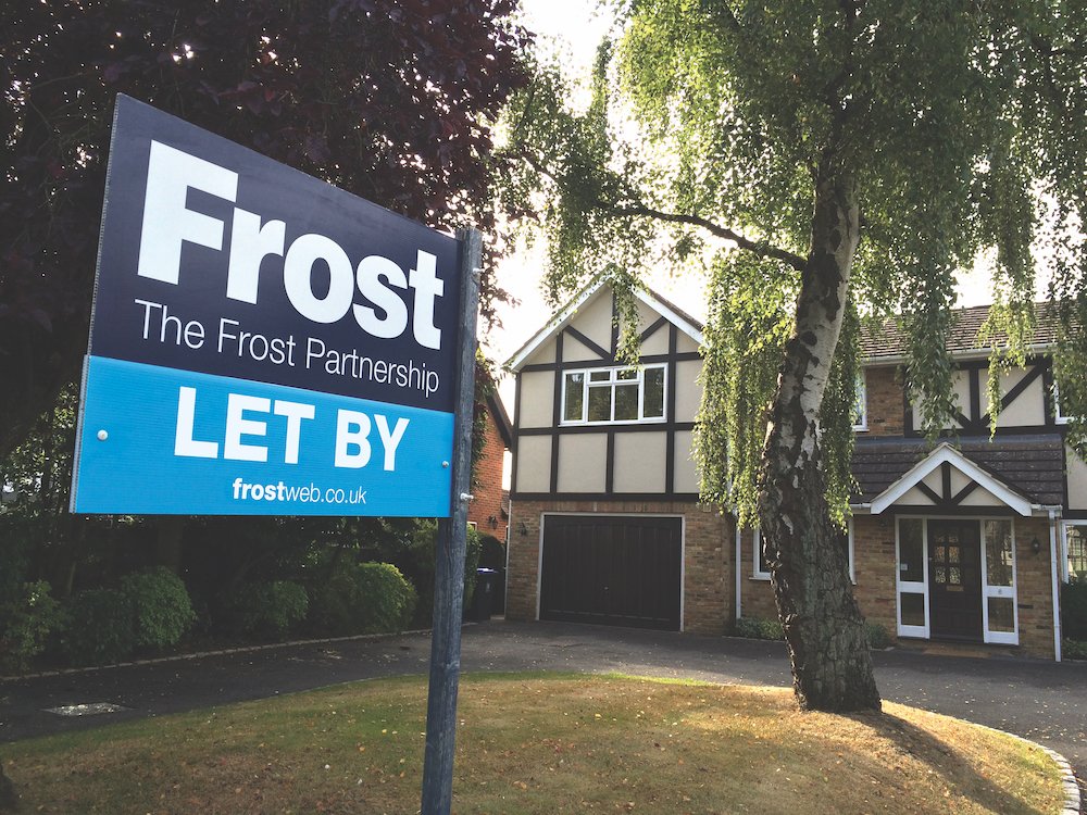 frostweb's tweet photo. All our latest properties to let in Buckinghamshire, Berkshire and Middlesex | The Frost Partnership - https://t.co/hFehanzkob
#PropertiesToLet #RentalProperties #Lettings #TheFrostPartnership https://t.co/HWxygkHSG1