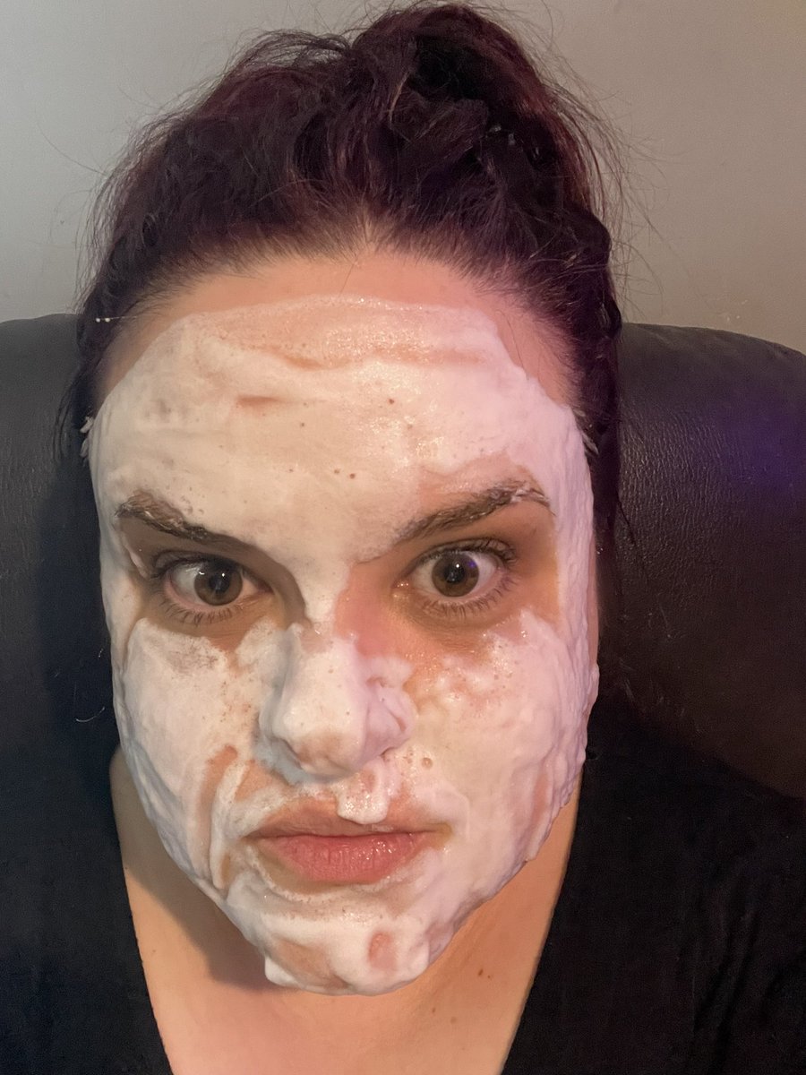 Rodgie79's tweet image. #helloboys. Give in. Give in to your cravings. #wifematerial