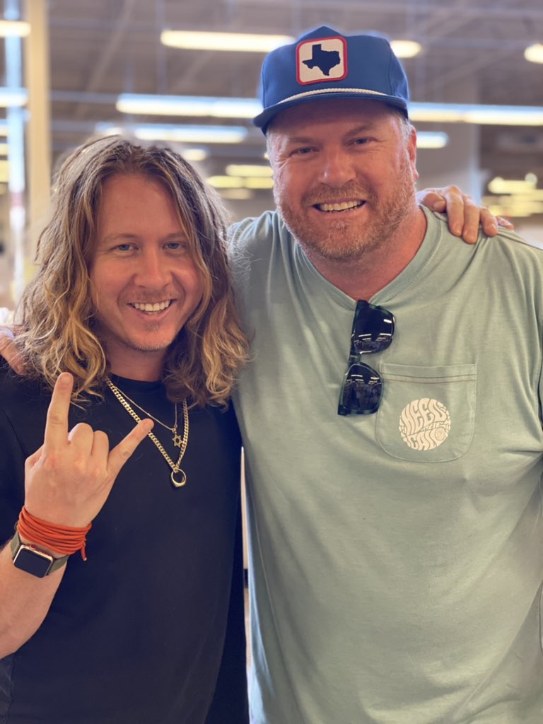 junkytrinket's tweet photo. Met @benkweller today! Heck yeah! #iseestars #heartattackkid https://t.co/2TntvsEKgM