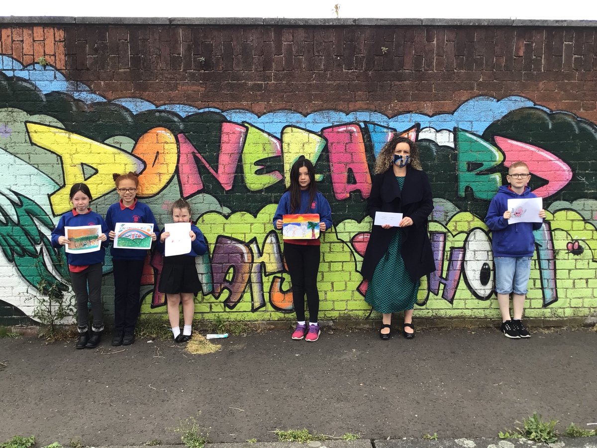 'Happy Art' competition winners @DonegallRoad_PS  receive their prizes from <a href="/TracyGalvin77/">Tracy Galvin</a>  <a href="/RayHaydenAW/">Ray Hayden</a> <a href="/AlMcDonnellSB/">Alasdair McDonnell</a> <a href="/siobhanpscott/">Siobhan Scott</a> <a href="/dunlop_ni/">Alan Dunlop</a> <a href="/83jay_jay/">john.oboyle83@gmail.</a>