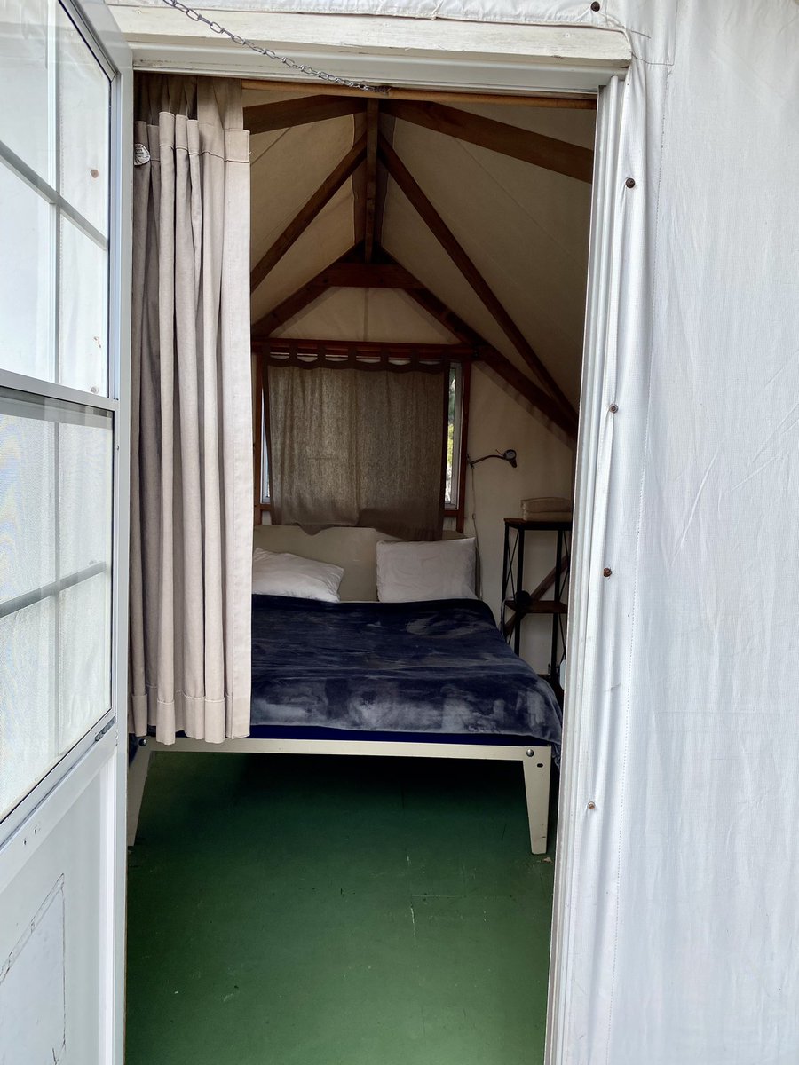NatalieTard's tweet photo. Bungalow weekend 10/10 would recommend! https://t.co/RfPh1JtzNh