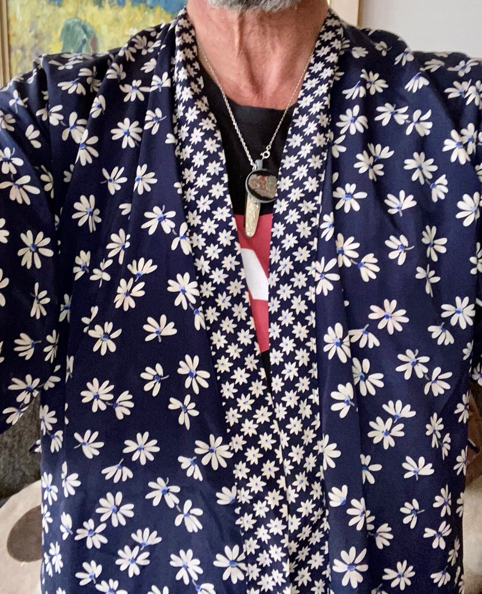 BAPF61's tweet photo. I’m back in #blighty wearing my #isolationkit
#theperks #plusçachangepluscestlamêmechose it was the most horrendous experience I’ve had (worst than arriving in the States under Trump) at the passport/ visa control moronic #brexit guard dogs (part1) ! https://t.co/KLZEMCripH