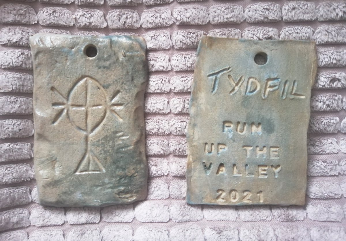 RunningWomanXX's tweet photo. I've had some awesome running medals before but this could well be favourite 😍 @RunWales @of_landscapes #RunUpTheValley celebrating #Tydfil #Tydful
#MedalMonday
Medal is a pottery replica of the Celtic cross, which still stands on the site of Tydfil's church in Merthyr Tydfil https://t.co/VQ5ZTZnGc1