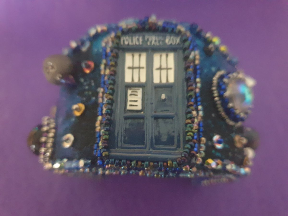 #DoctorWho T.A.R.D.I.S Bracelet - price has been reduced. Hand made with swarovski crystals and a Tardis Pendant. ebay.co.uk/itm/Doctor-Who…