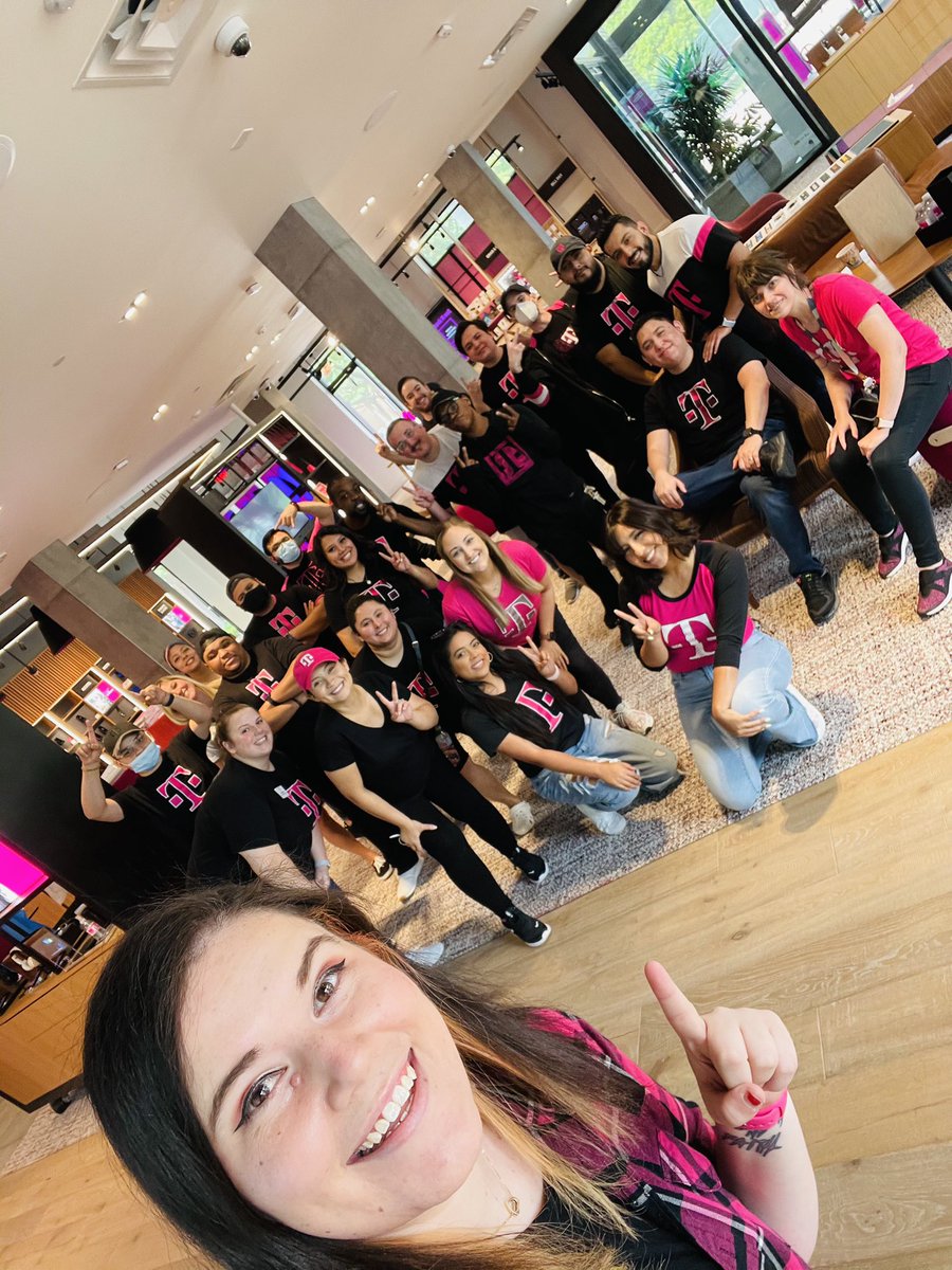 Yesterday we had our first in-person meeting this year and it was INCREDIBLE! 🤩💫
This team is fired up for Q3 and ready to rock! I have the best team out there! 💪🏼 #ShopsAtLegacy #ExperienceTmobile