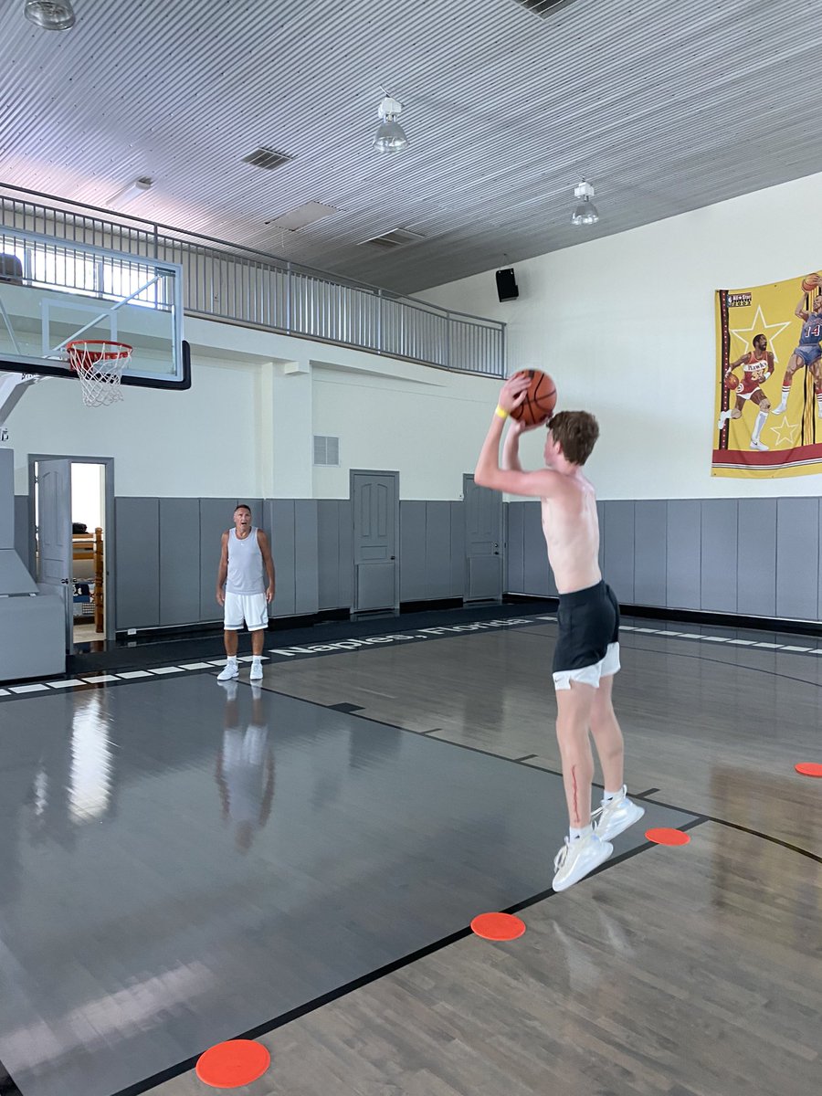 trevordevore's tweet photo. Took advantage of a family reunion trip to get @LucDevore in the gym with @davehopla. I love watching masters in their field teach. Understand the fundamental movements and work on perfecting them. https://t.co/z0w8S9pLQW