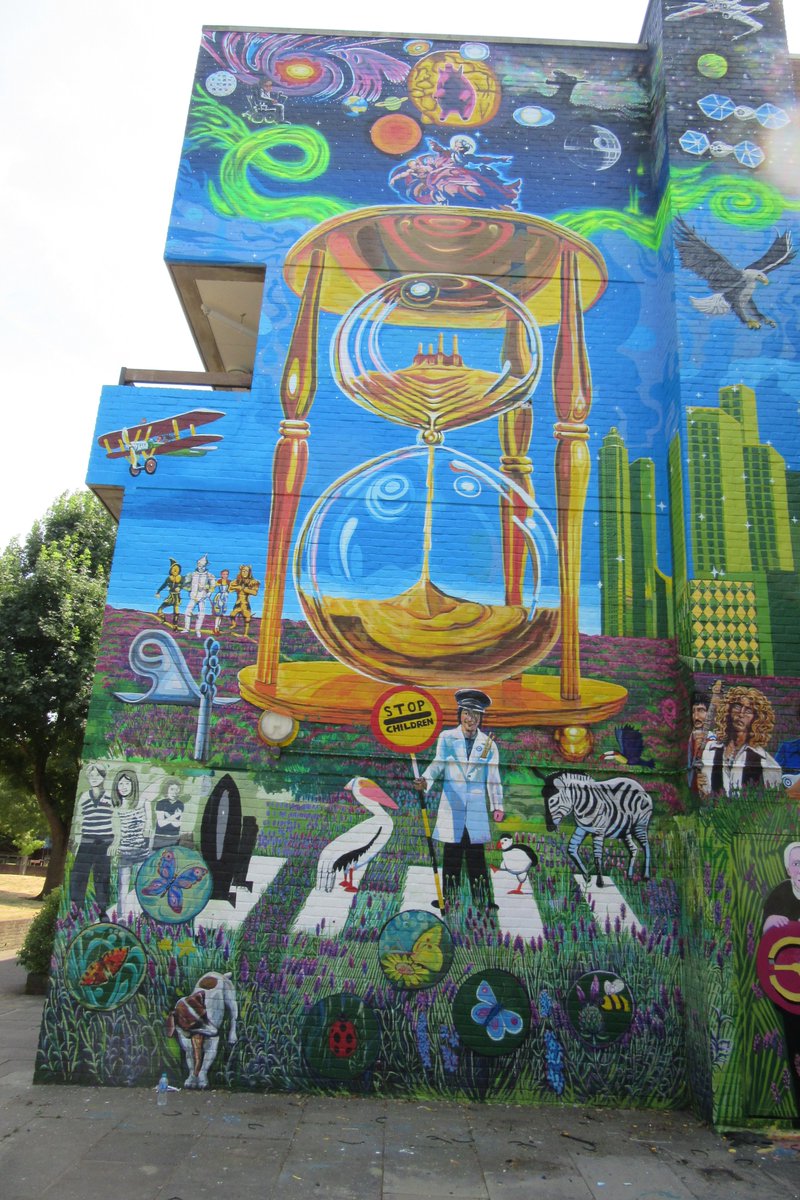 batterseapower's tweet photo. Im giving a talk at the Carey Gardens estate SW8 mural at 2.15 on Saturday 10th July as part of the Happy Streets Festival "A Brief History in Time" Condell Road/182 Carey Gardens https://t.co/DxjVLI3Ngj