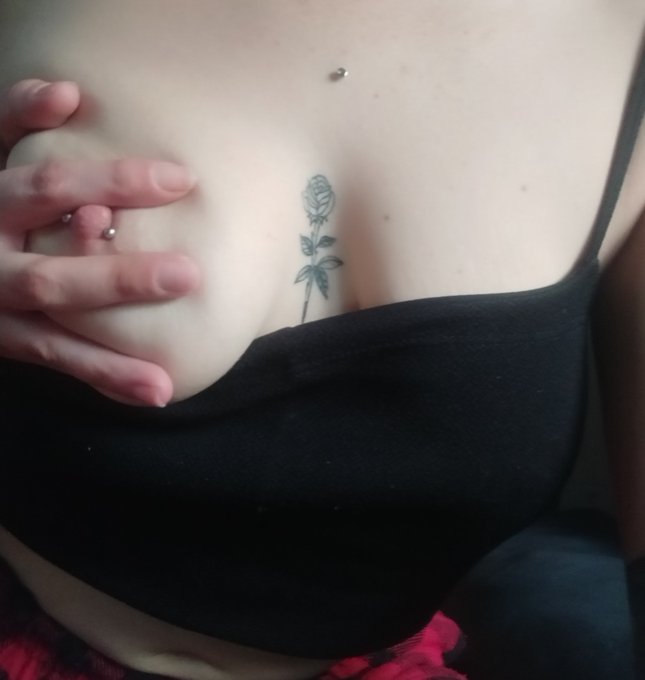 &Eacute; que esse p&oacute;s treino me d&aacute; muito tes&atilde;o, quem mais fica louco pra transar depois de treinar ? https://t