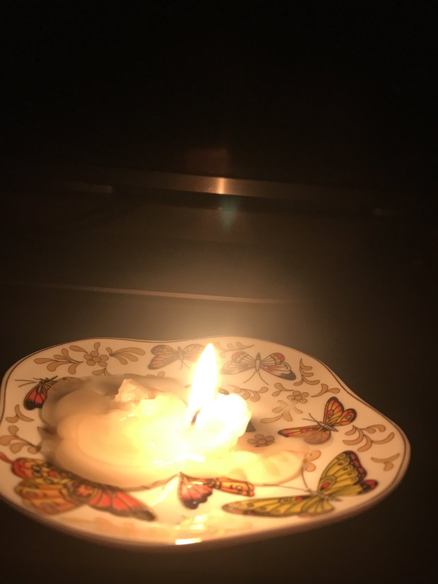 Son gelen elektrik zammından sonra biz🤣🤣 şaka şaka sabah 6 dan itibaren sokağımızda elektrik yok ⁦<a href="/BEDASDestek/">BEDASDestek</a>⁩