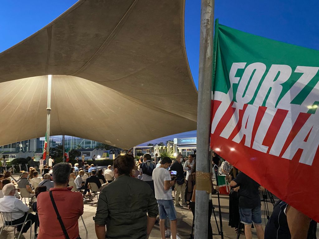 frabattistoni's tweet photo. Un plauso a Stefano Aguzzi, assessore regionale di @forza_italia delle Marche, per l'organizzazione di questo incontro volto a sostenere un settore fortemente penalizzato dalla crisi.
👇🏻 https://t.co/hNS9iGiUxd