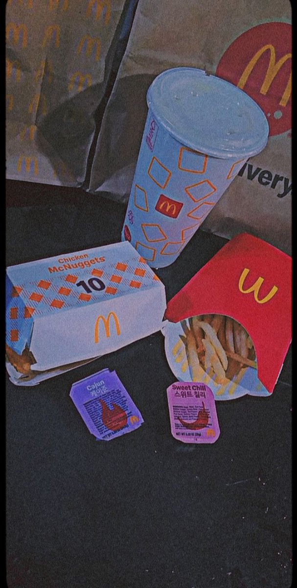 estom18's tweet photo. @McDonaldsMexico 💜✨ https://t.co/SieFTRWvrP