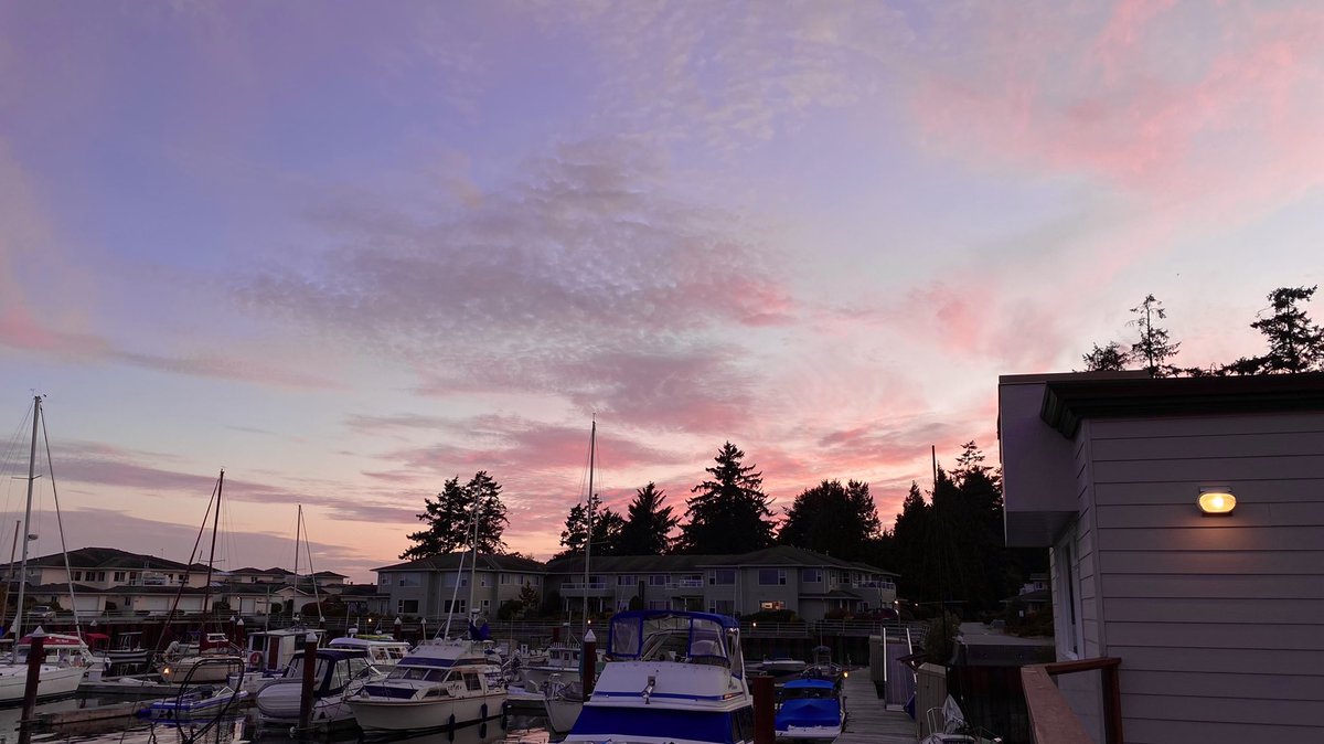 elvirayebes's tweet photo. Sunset Davis Bay, Sunshine Coast #BritishColumbia #mobilephotography https://t.co/axeDARIyDT