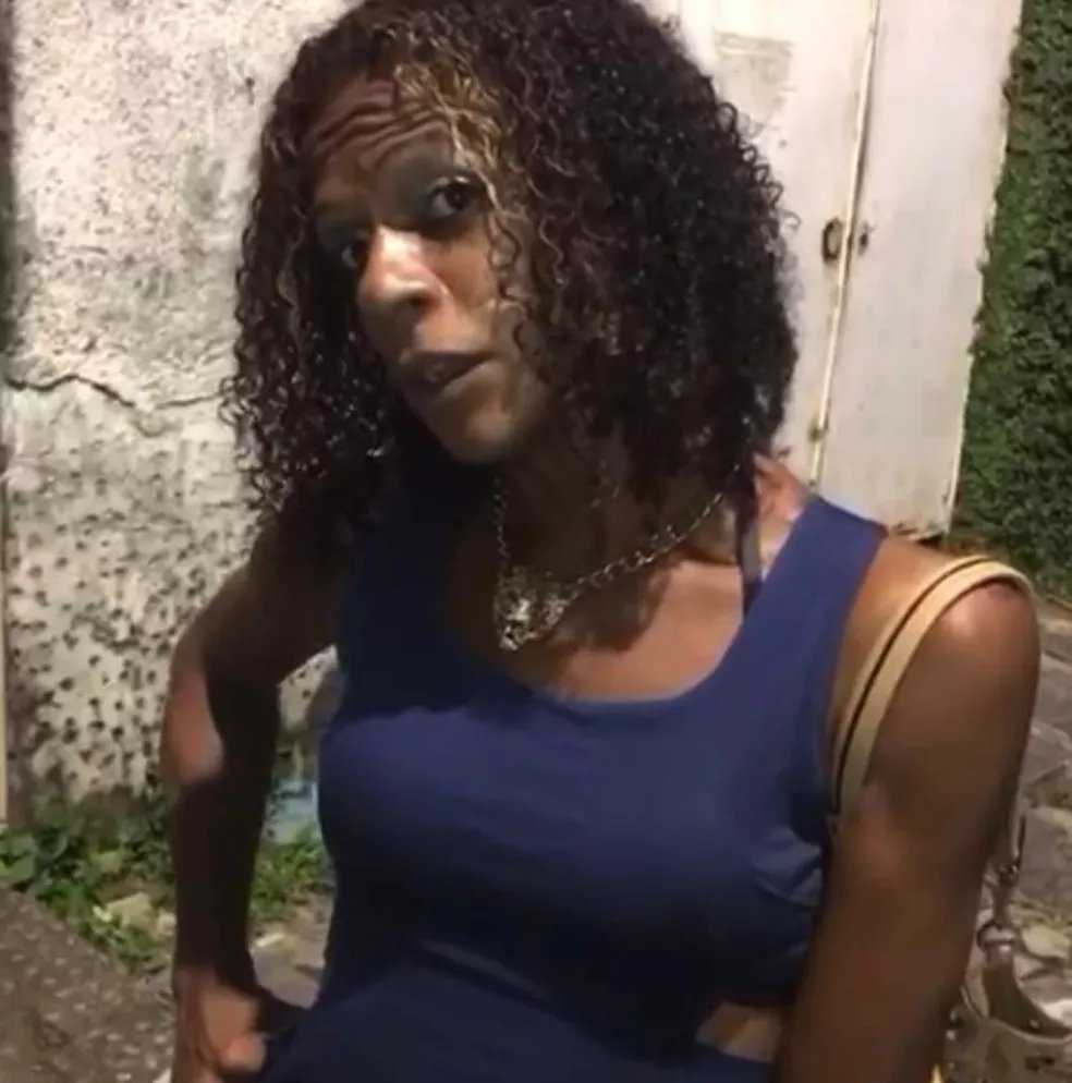 bchartsnet's tweet image. Mais uma triste e revoltante notícia de transfeminicídio em Recife. A cabelereira Crismilly Pérola de 37 anos foi encontrada morta no bairro da Várzea com um tiro, informa o G1. É o TERCEIRO caso na cidade em menos de 1 mês. Até quando? bit.ly/36gVUMp