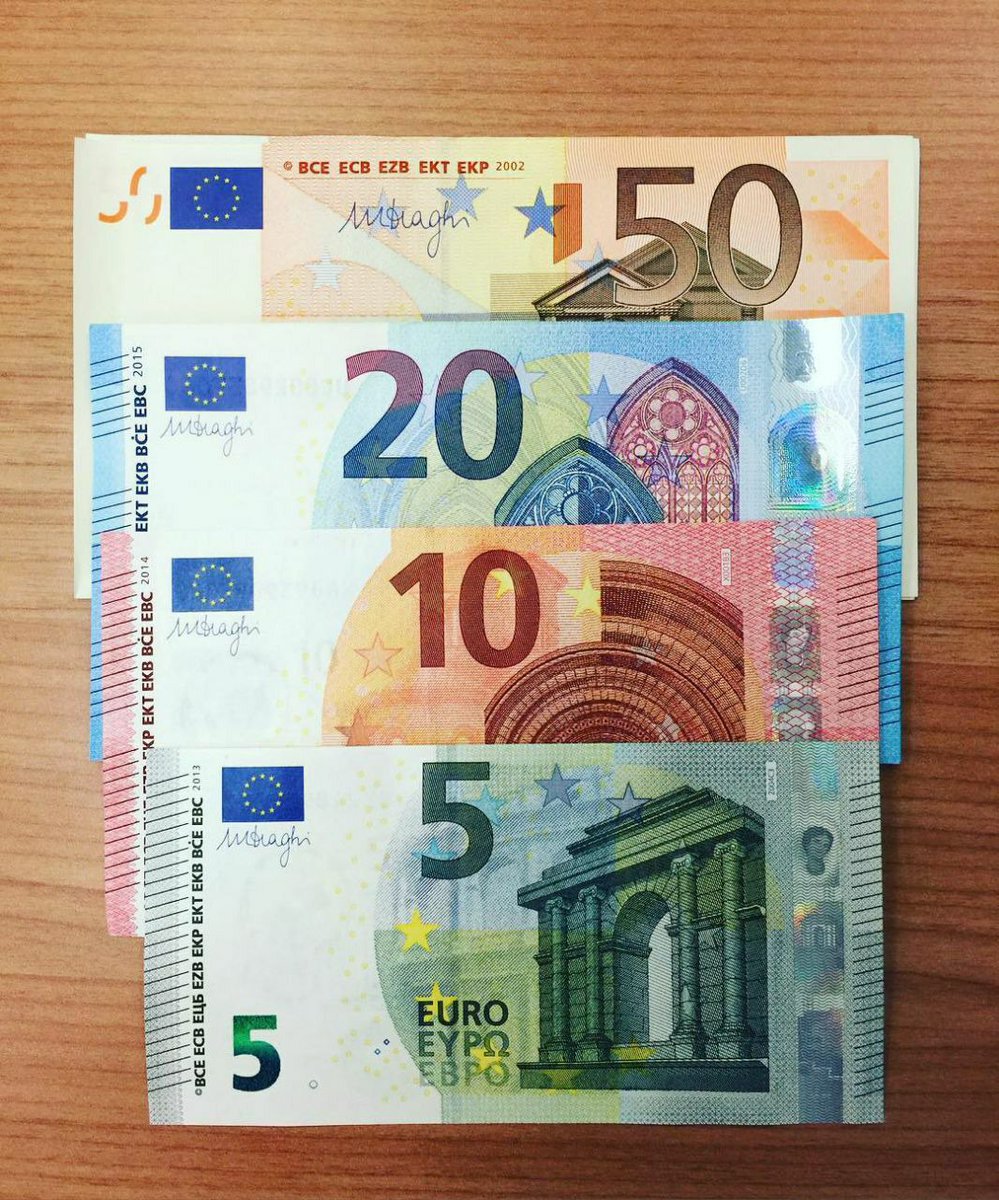 StoneSmok's tweet photo. faux billets de banque fiable et shit , beuh et Kush sur le lien 🇫🇷🇧🇪🚚🚬 👇💰  https://t.co/aMdligqox1 https://t.co/jLpiTI2Y6Y