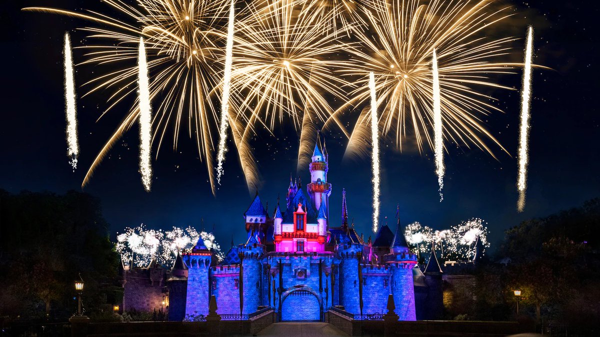 TLPresentsPod's tweet photo. Join @HelmsmanFreddy and @Toddmartens as they discuss what Disneyland looks like coming out of the pandemic, the opening of the reimagined Jungle Cruise, and the upcoming membership program.

https://t.co/2AyC3i2MoP https://t.co/Yn364GTKih