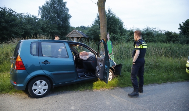 Drie inzittenden betrokken bij eenzijdig ongeval in Mill - ..