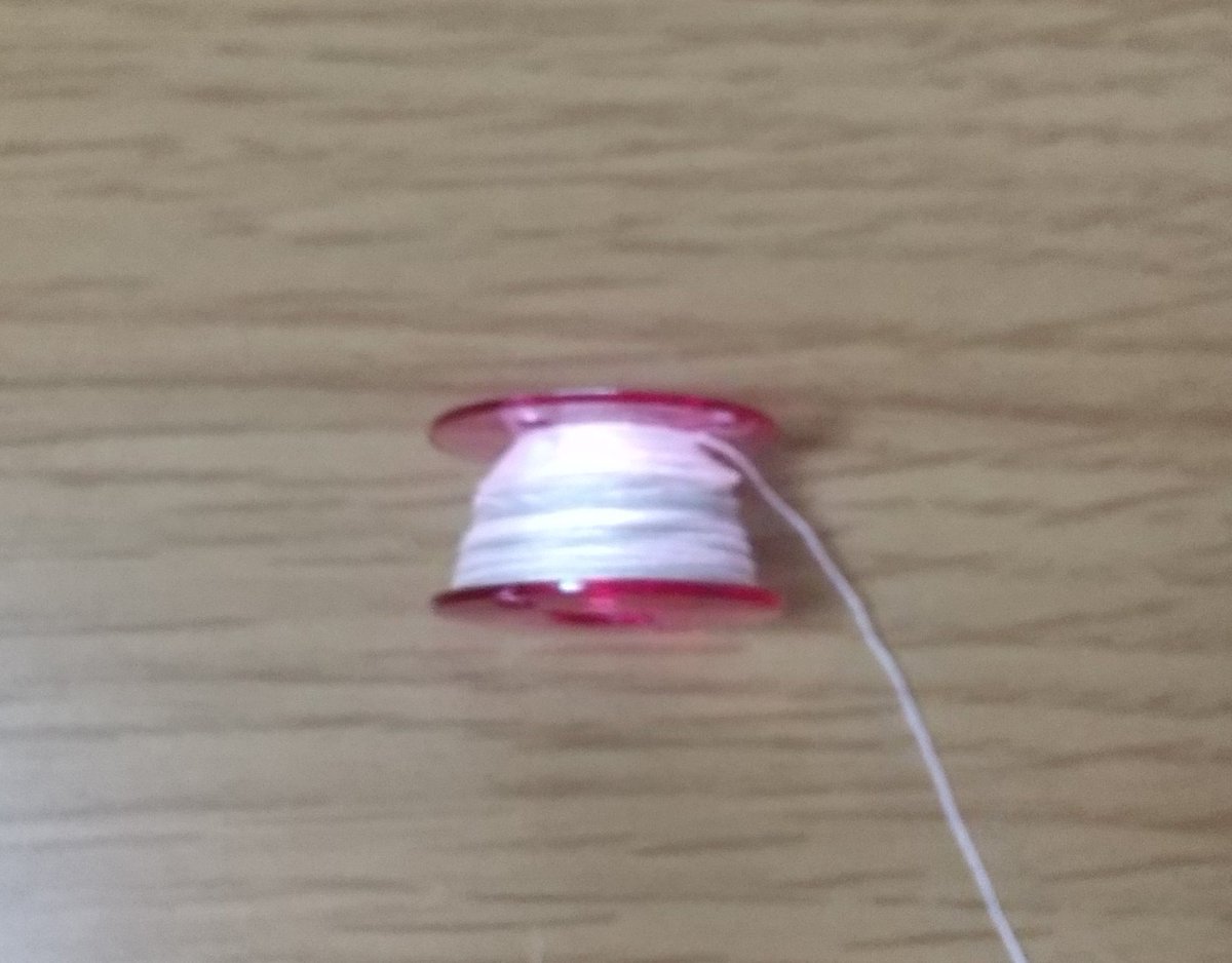 Fumosan_net's tweet photo. ボビンに糸を巻いたけど
なぜ偏るのか…
一度、ドライバーで調整したのに。
まだネジの絞めかたが足りない?
だれか助けてください。
#ハンドメイド好きな人と繋がりたい
#下糸
#MP480SE
#ジャノメミシン
#ミシン初心者 https://t.co/RlHYJo4ime